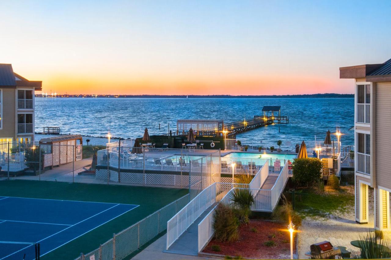 Soundside Holiday Beach Resort Pensacola Beach Exterior foto